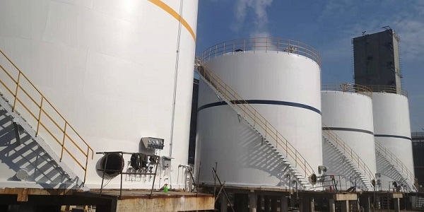 20、1000m ³ the liquid nitrogen storage tank falls to doer!